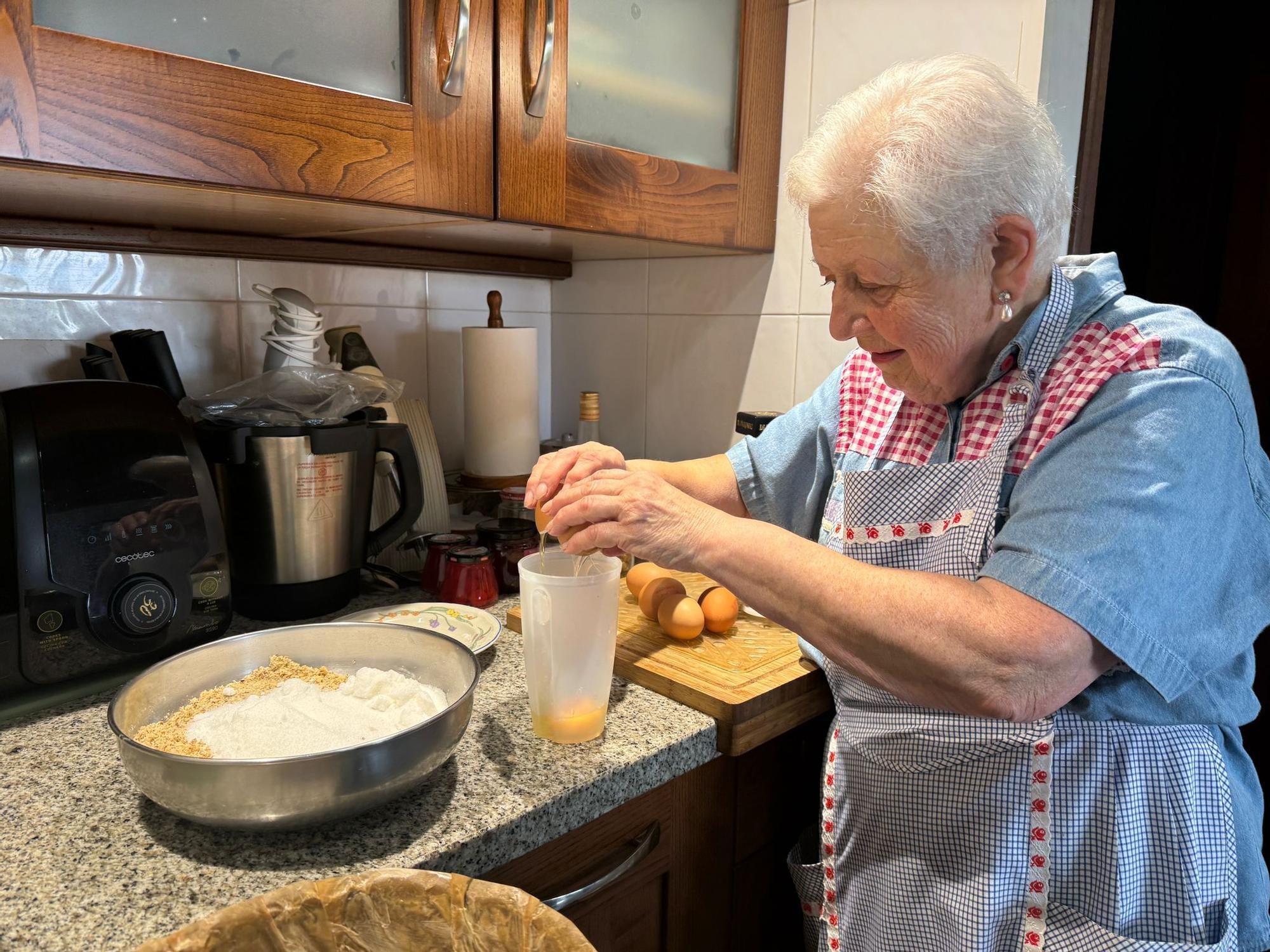 En imágenes: Así hace Alicia Castiello su tarta arriera para la fiesta de Camoca