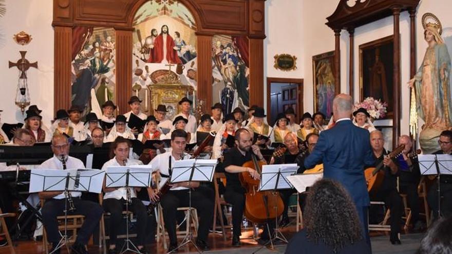 San Ginés, procesión con traca de calor a 30 grados