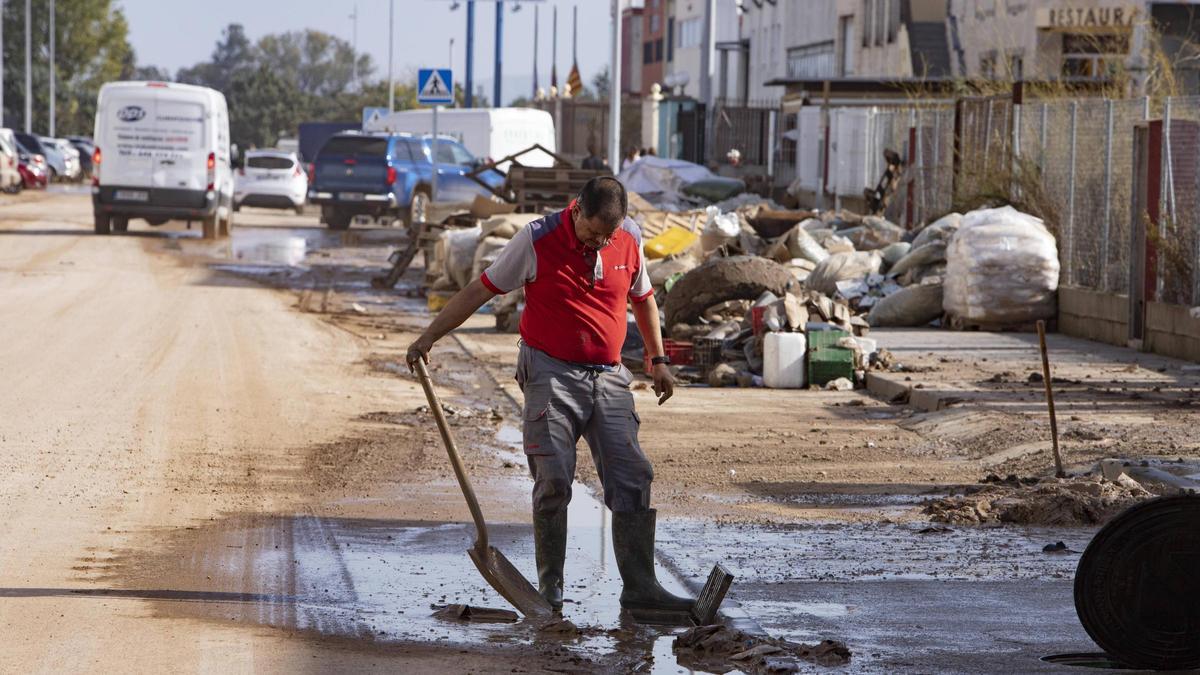 Trabajos en el área industrial de Cotes tras la dana, en una imagen de archivo.