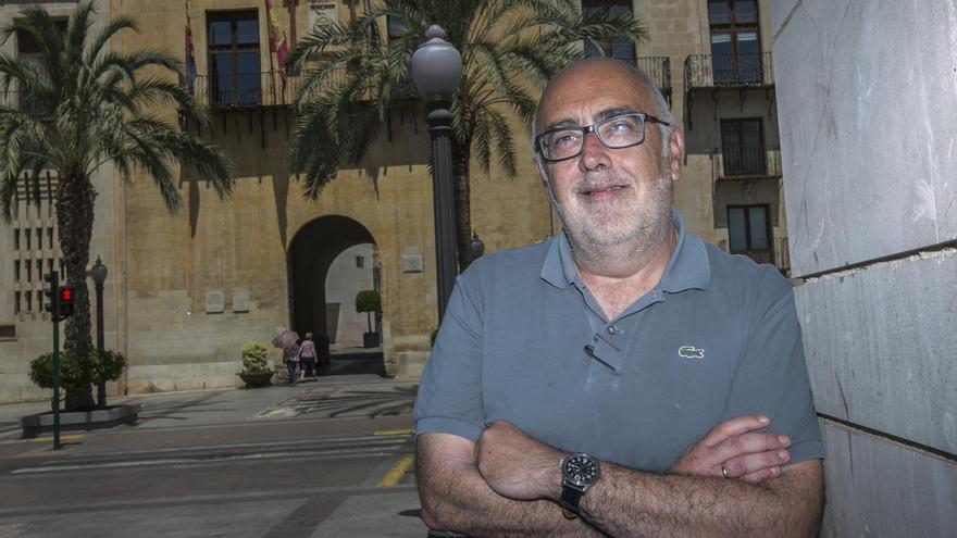 Sanidad nombra a un abogado y exconcejal socialista de Elche como comisionado para supervisar el área de Torrevieja