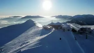 Las estaciones de FGC viven un invierno histórico de nieve y visitantes