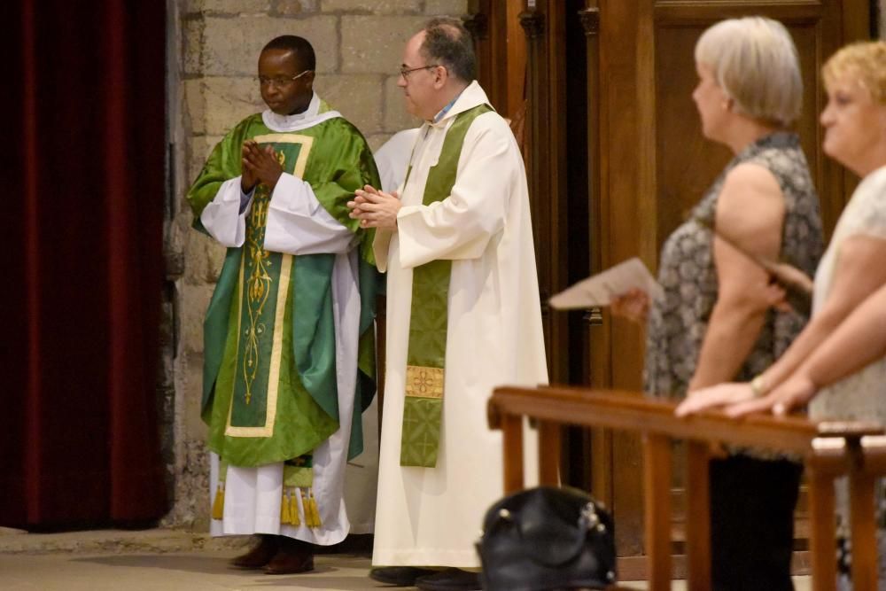 El ruandès Jean Hakolimana (mossèn Joan) oficialitza la seva primera missa com a rector de la Seu de Manresa