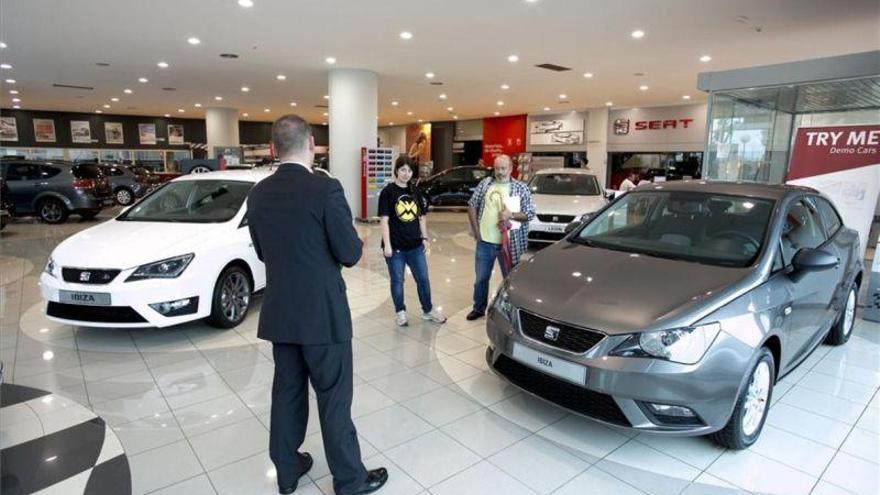 Las ventas de coches se mantuvieron en febrero, pese a la bajada de las alquiladoras