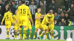 Newcastle - Borussia: El gol de Nmecha
