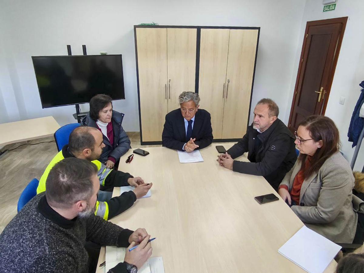 Salvador Fuentes durante la reunión en el complejo medioambiental de Montalbán.