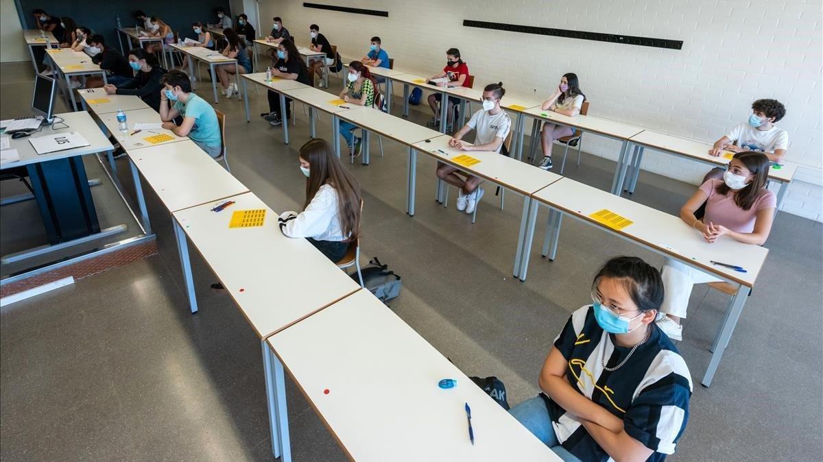 Aula de la Universitat de Lleida, esta mañana, al inicio de la prueba.