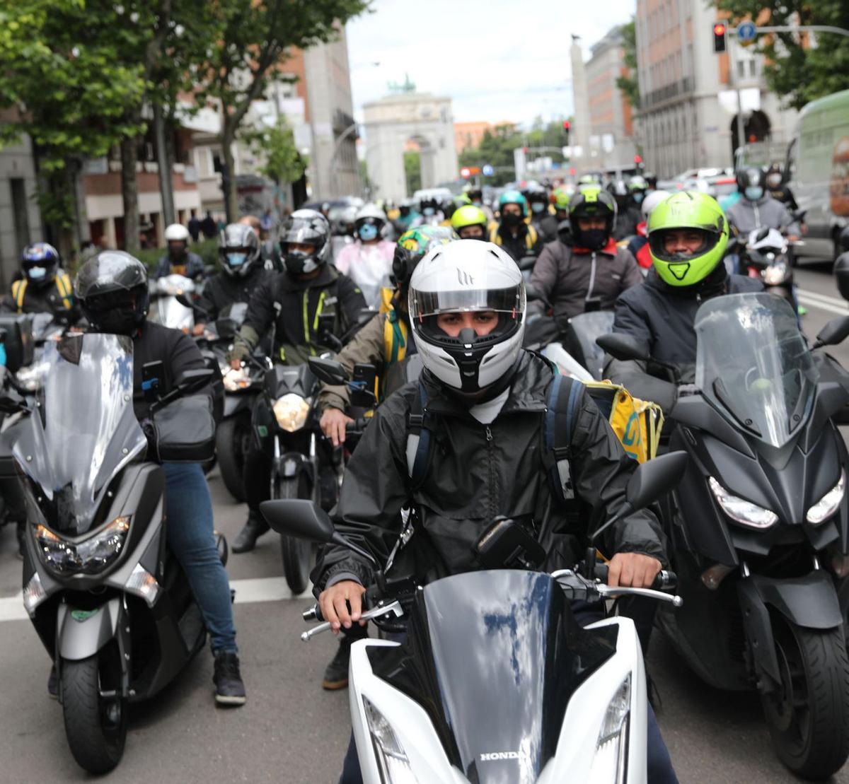 La DGT endureix les normes per a motoristes amb cursos obligatoris