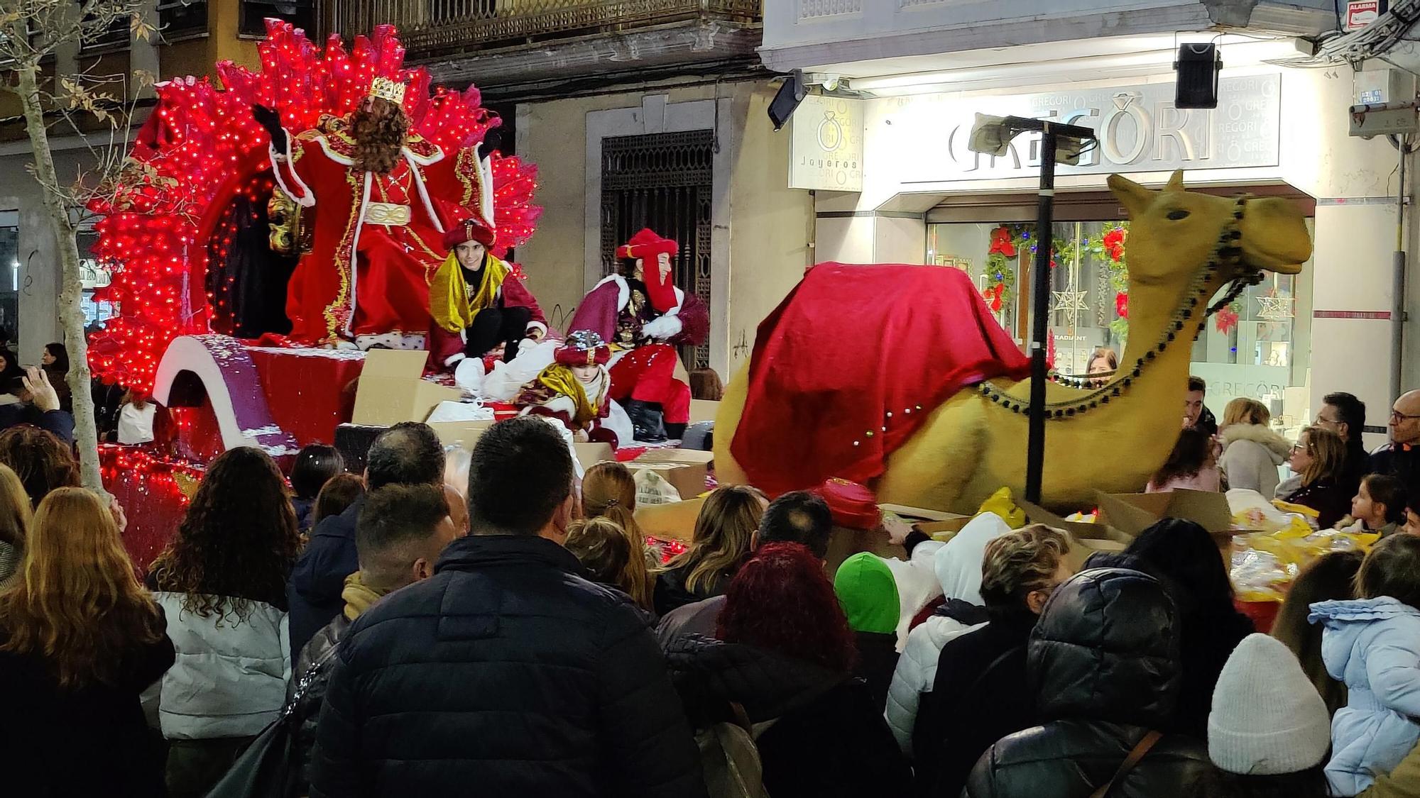 Los Reyes Magos reparten ilusión por los pueblos de la Ribera