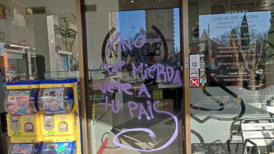 Pintada racista al negoci d&#039;en Peiwu a Girona