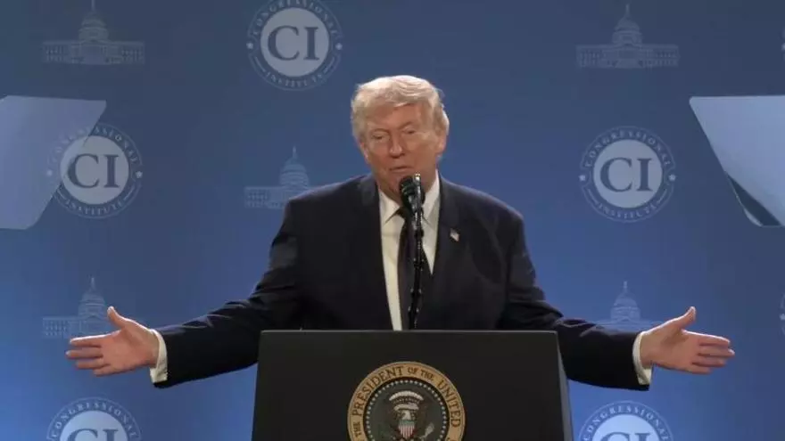 Trump anuncia que ha destruido 10 barcos minadores iraníes en el estrecho de Ormuz