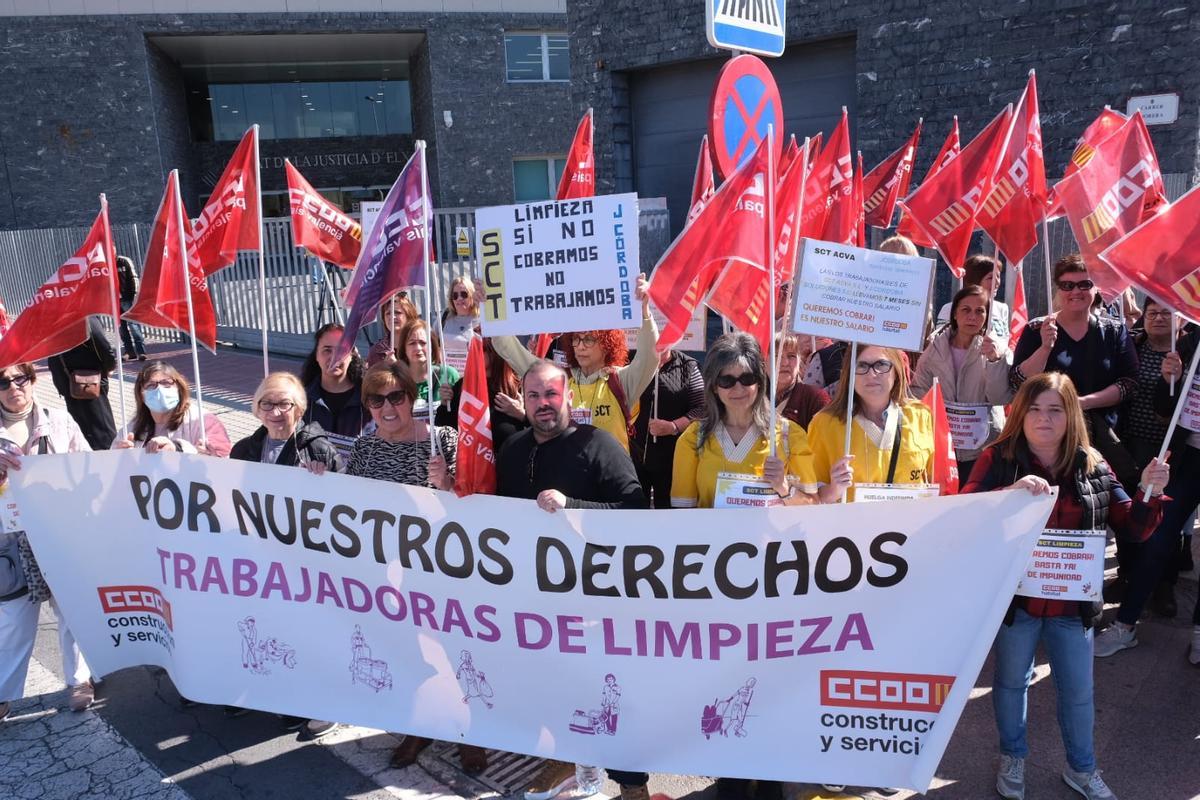 Las trabajadoras de la limpieza cumplen 51 días de huelga y algunas llevan cinco meses sin cobrar