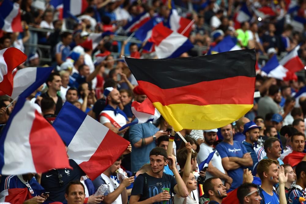 Las aficiones calientan el Alemania-Francia