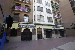 Clamor vecinal por un "prostíbulo" en un edificio de la plaza del Portillo de Zaragoza