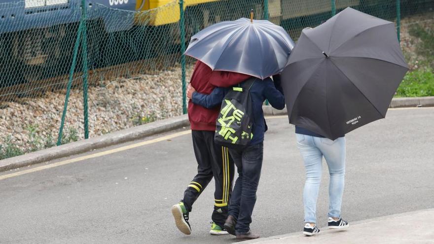 Varios ultras, a la salida del juzgado la semana pasada.