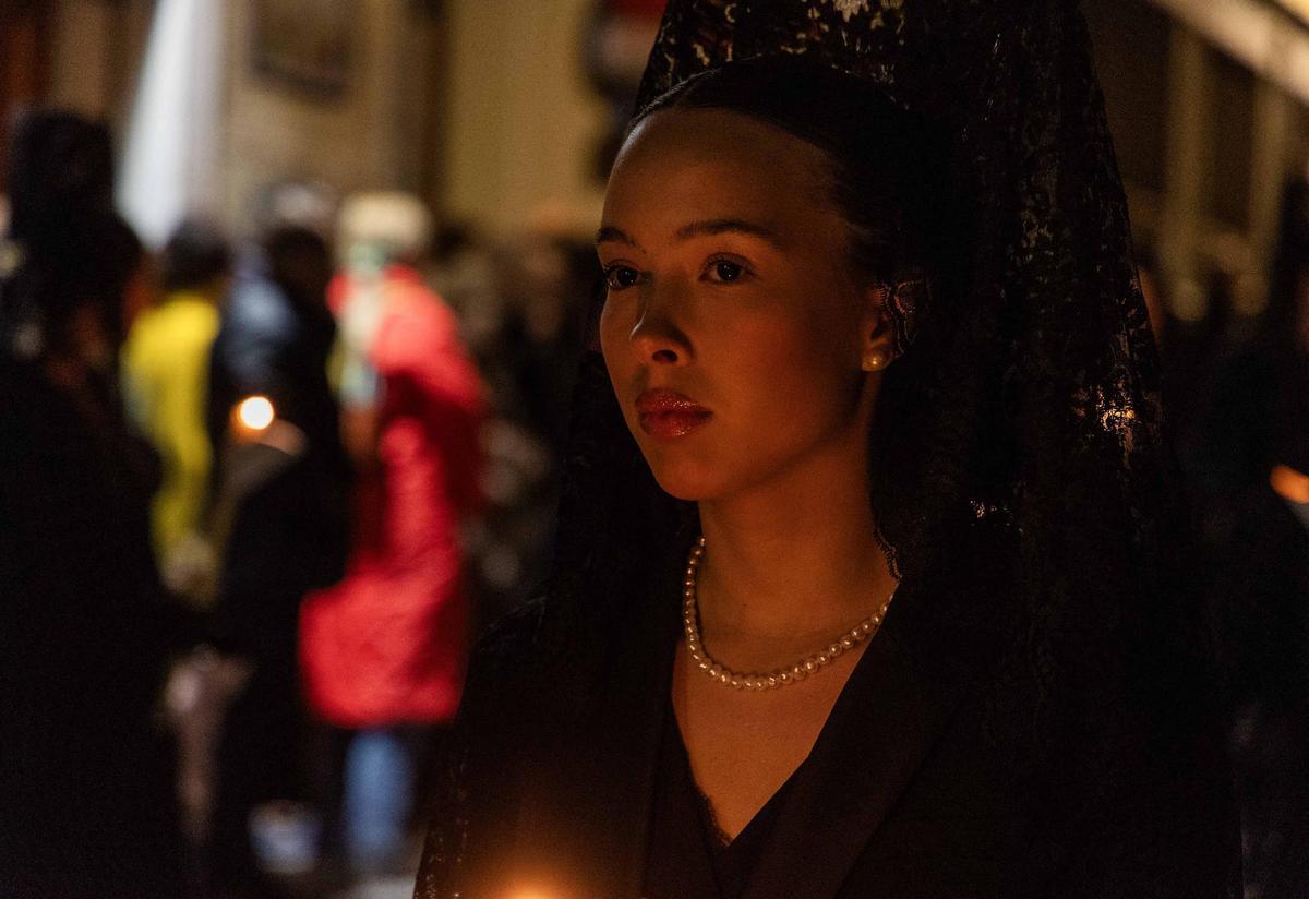 El frío no desluce las procesiones del Martes Santo en Alicante