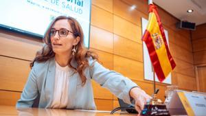 Mónica García sin miedo ante la prohibición de fumar en terrazas