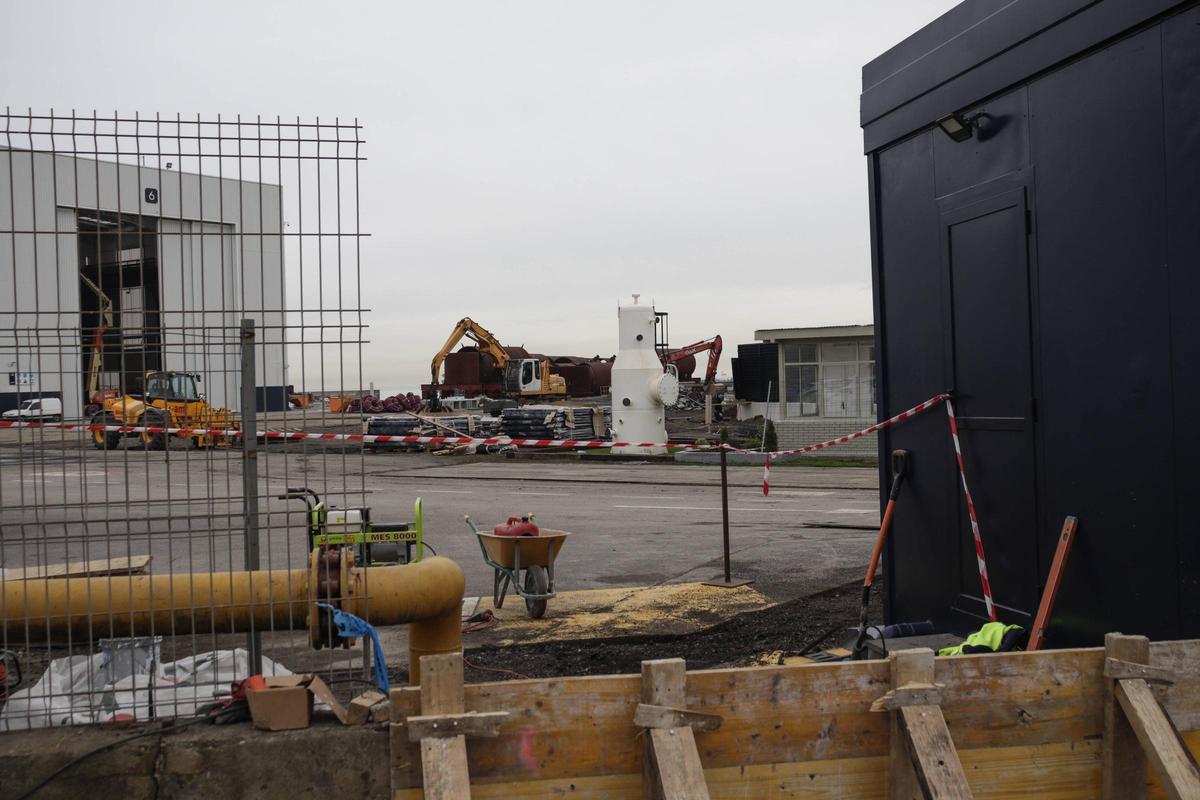 Así avanzan los trabajos para la recuperación de los terrenos de Naval Gijón (en imágenes)