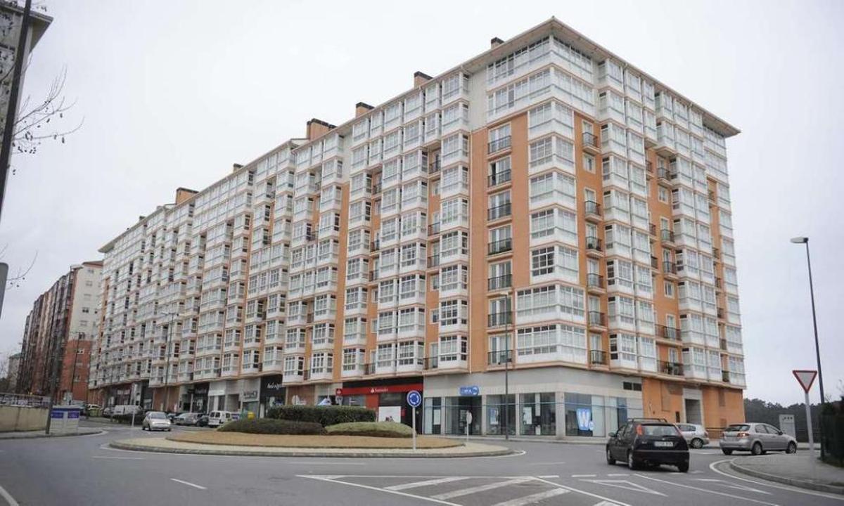 Bloque de viviendas protegidas en el barrio de Novo Mesoiro.