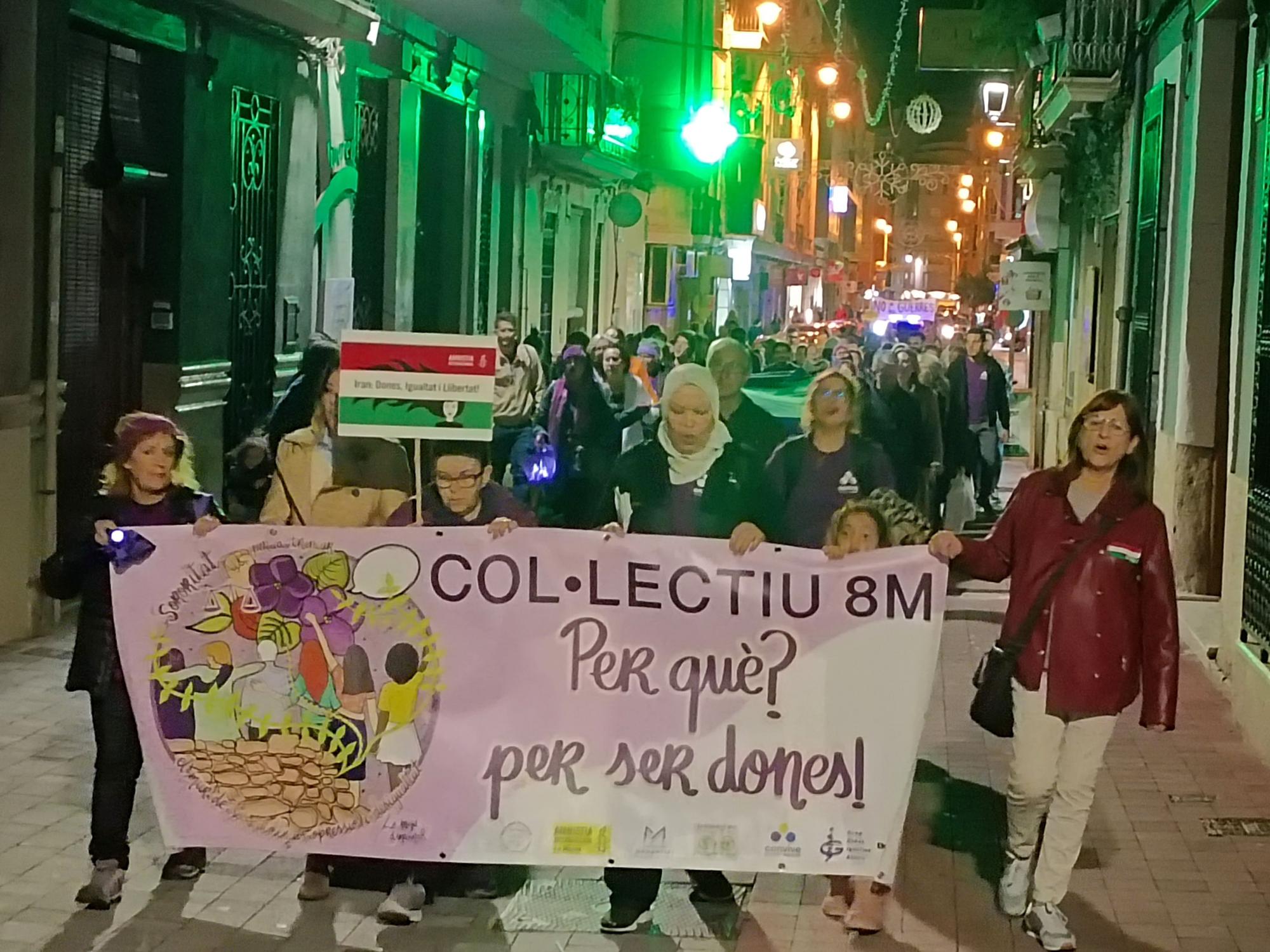 Una manifestación clama en Alzira contra la violencia machista