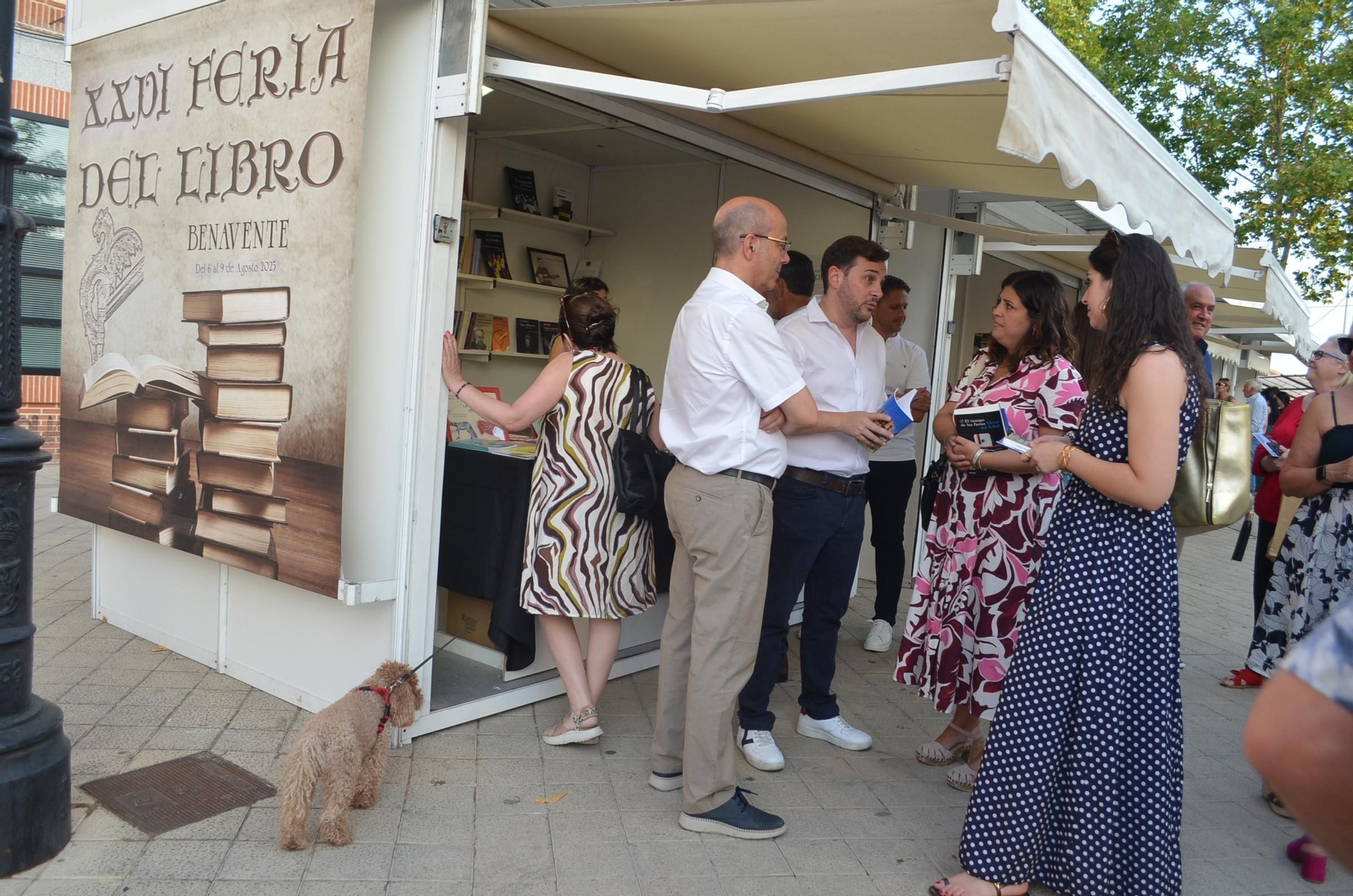GALERÍA| La XXVI Feria del Libro de Benavente ya en marcha