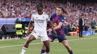 La lluvia condiciona el clásico entre el Barça y el Real Madrid en el Spotify Camp Nou