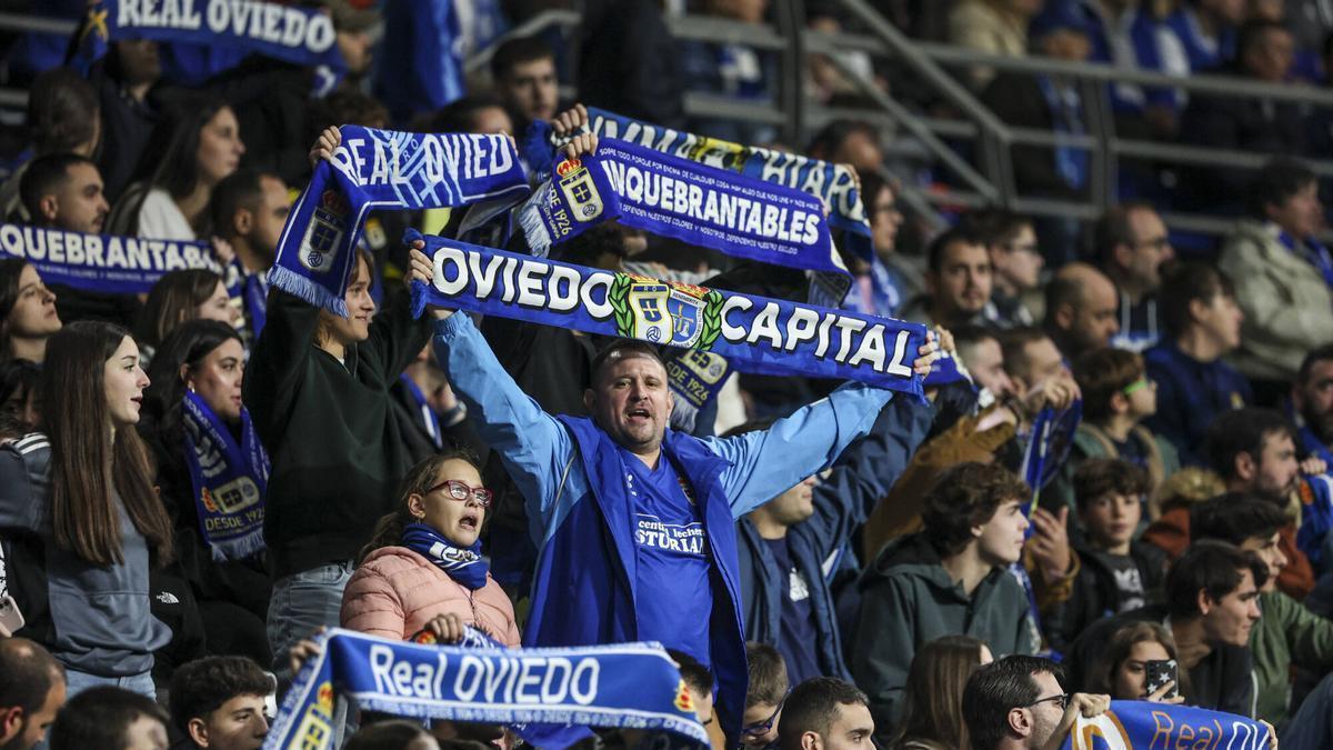 Aficionados del Real Oviedo en una imagen de archivo