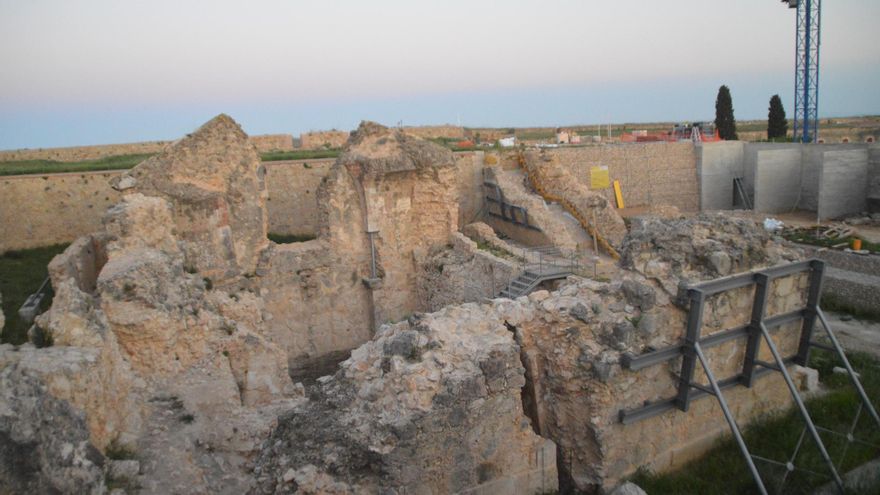 Així avança la recuperació del baluard del Castell de Figueres volat durant la Guerra Civil