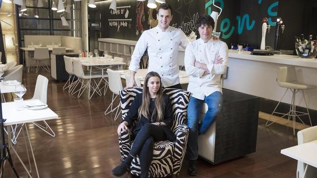 En el comedor de Ten's: Mar Pont, Iñaki Aldrey y Jordi Cruz (derecha).