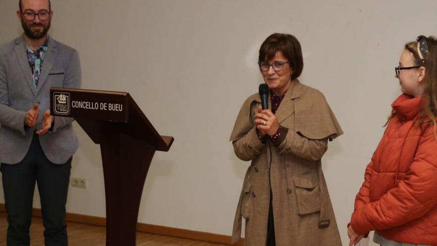 Golfiños homenaxea a Carmen Outeda como Bueuesa Senlleira