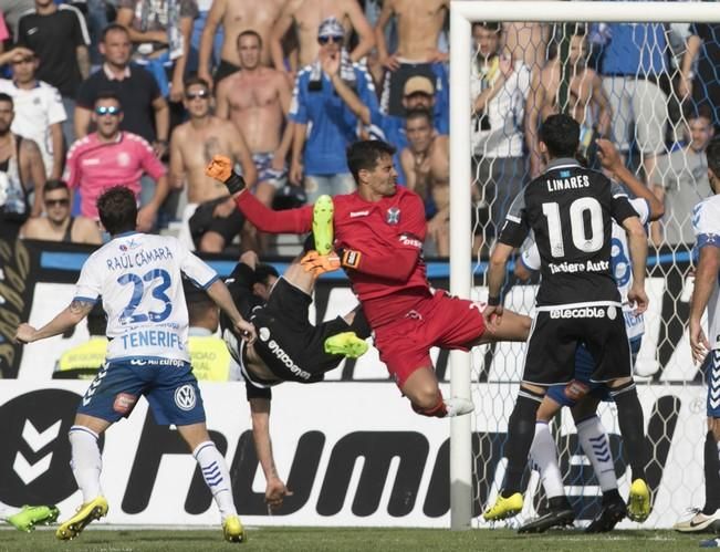 02/04/2017 DEPORTES  fútbol segunda división  temporada 2016-2917 16/17  CD Tenerife Oviedo estadio Heliodoro Rodríguez López