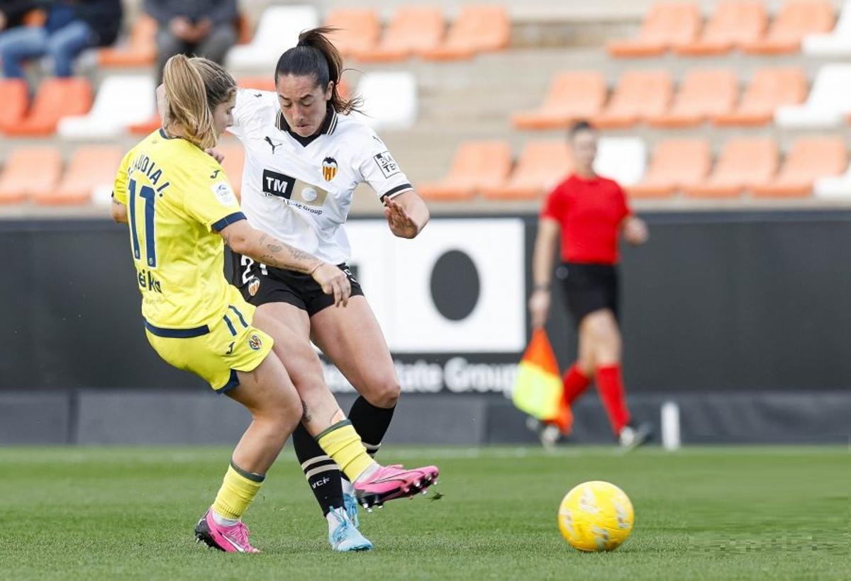 El Villarreal femenino compleó una gran primera parte, don muchos minutos de domínio.