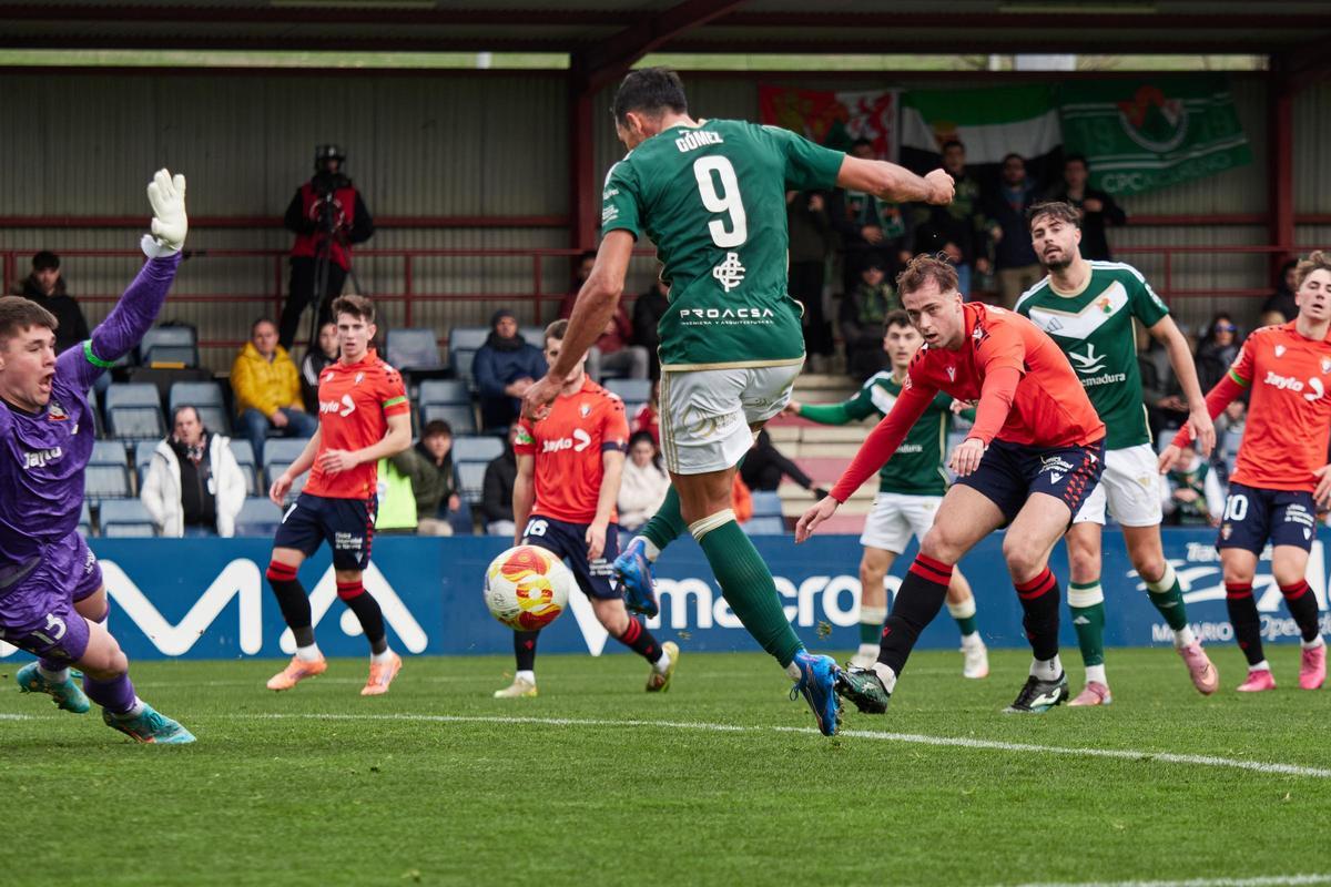 Las imágenes del Osasuna Promesas - Cacereño