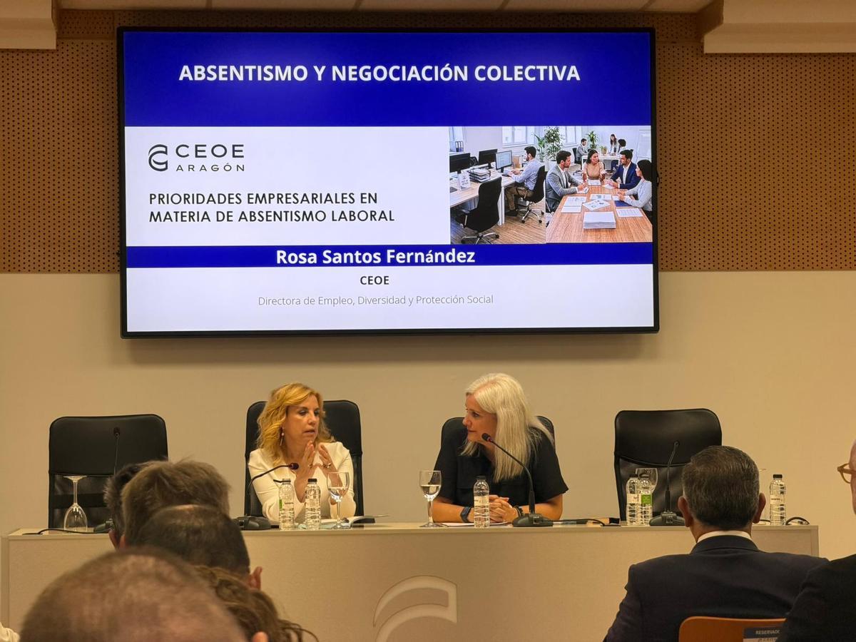 Rosa Santos e Inmaculada Avellaneda, en la jornada organizada por CEOE.