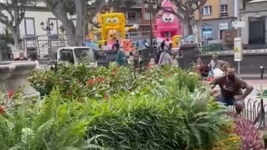 Preparativos en la Plaza Cairasco para el rodaje de la película 'The Mother'
