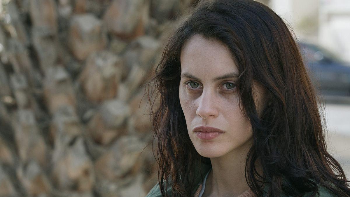 Milena Smit, protagonista de 'La chica de nieve'.