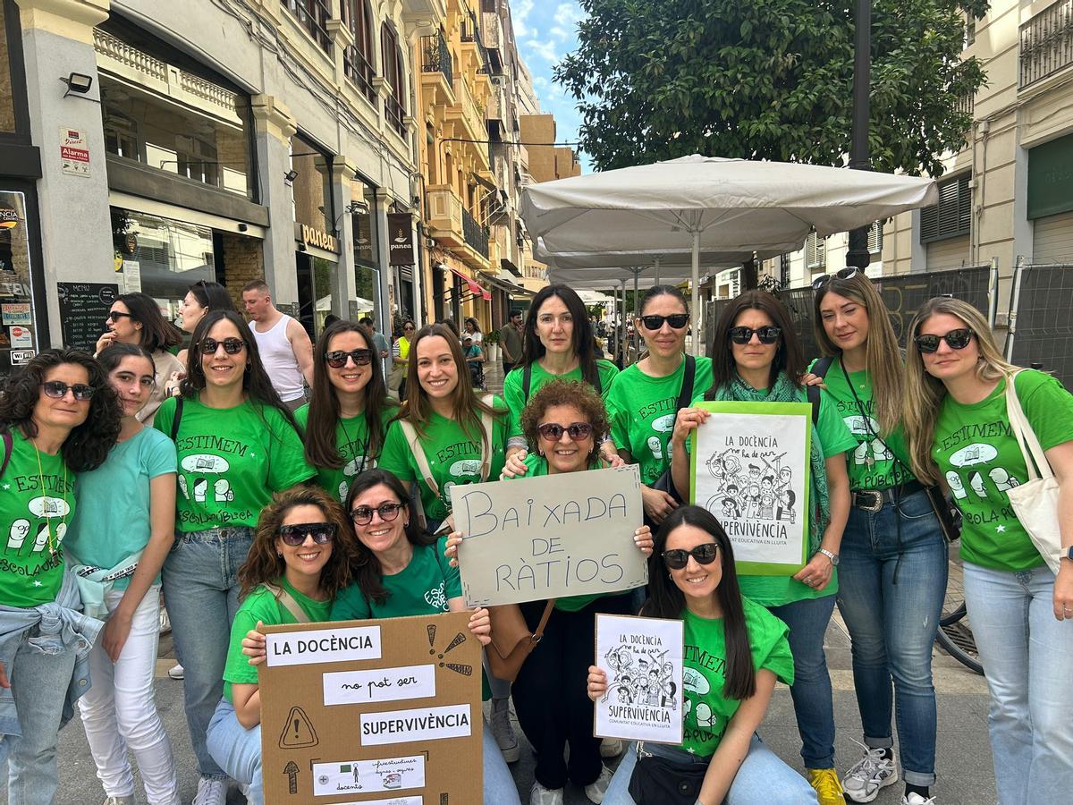 De mestres jubilades a professors joves: "Aquesta unió intergeneracional no s’havia donat en dècades"