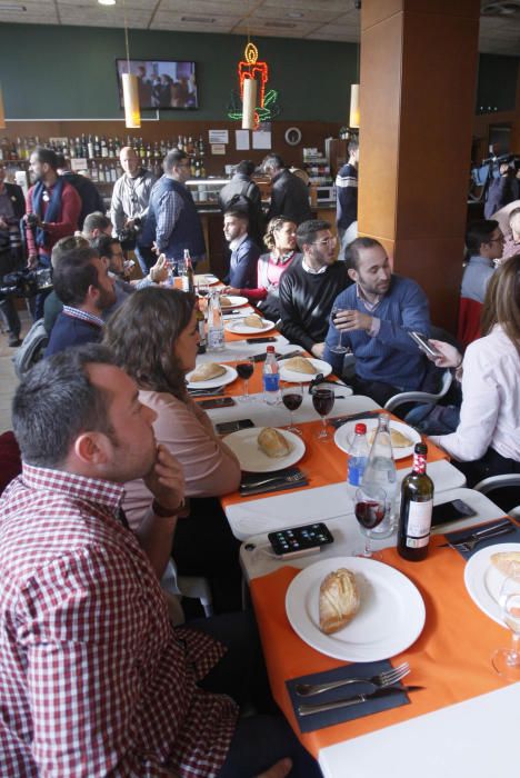 Albiol, Sáenz de Santamaría, Millo i Maria Àngels Olmedo, en un dinar-míting a Girona