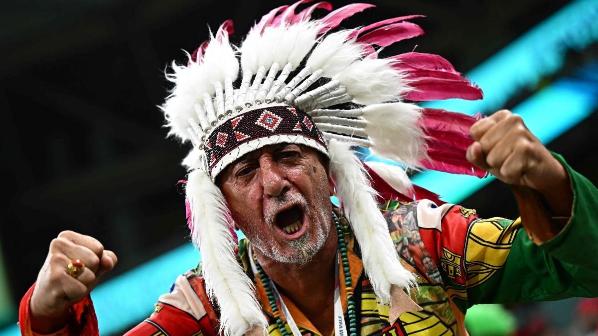 Un aficionado de Portugal, alienta a su selección durante el Mundial de Qatar