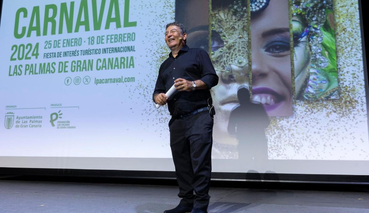 Alberto Trujillo durante la presentación del escenario del Carnaval de Las Palmas de Gran Canaria.