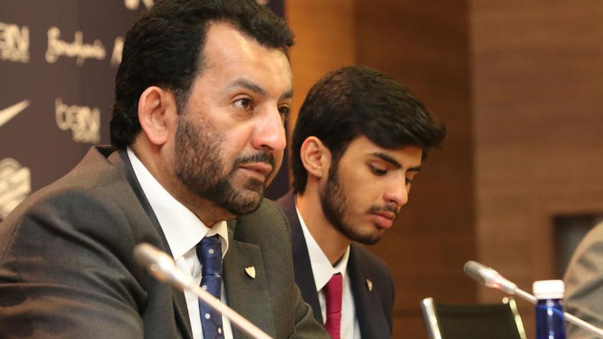 El jeque Al-Thani, presidente del Málaga CF, y su hijo Nayef.