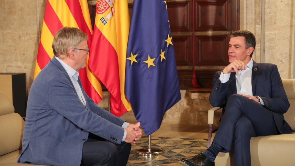 El presidente de la Generalitat, Ximo Puig, y el presidente del Gobierno, Pedro Sánchez, durante su encuentro en el Palau del pasado viernes.