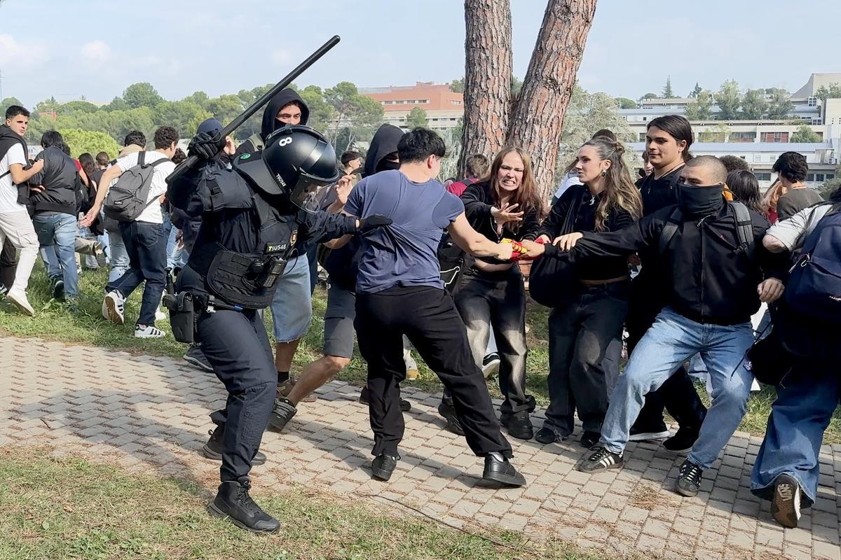 Tensión en la UAB ante la visita de Vito Quiles a Bellaterra