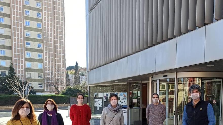 Treballadors de la Biblioteca de Figueres amb les noves mascaretes