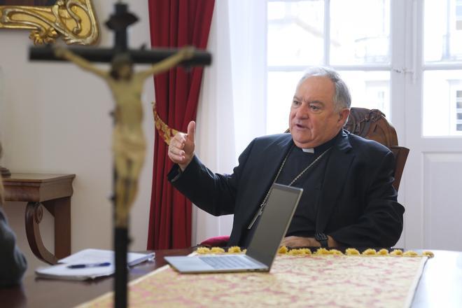 El obispo de Canarias defiende el viaje de León XIV: "La visita del papa será más barata que los Carnavales"
