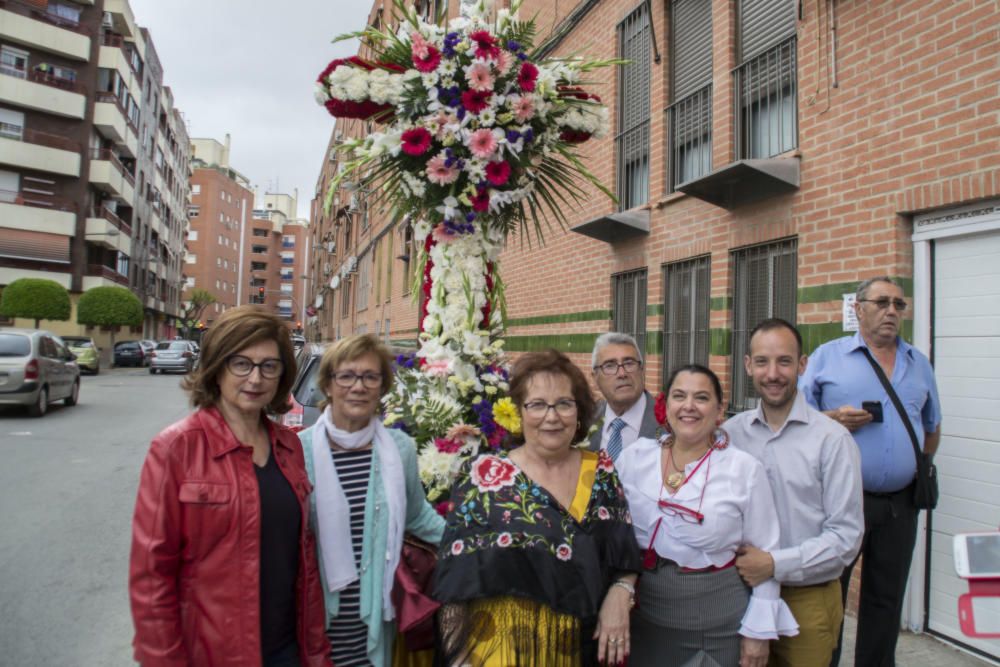 El Centro Andaluz de Alaquàs celebra la fiesta de las Cruces de Mayo