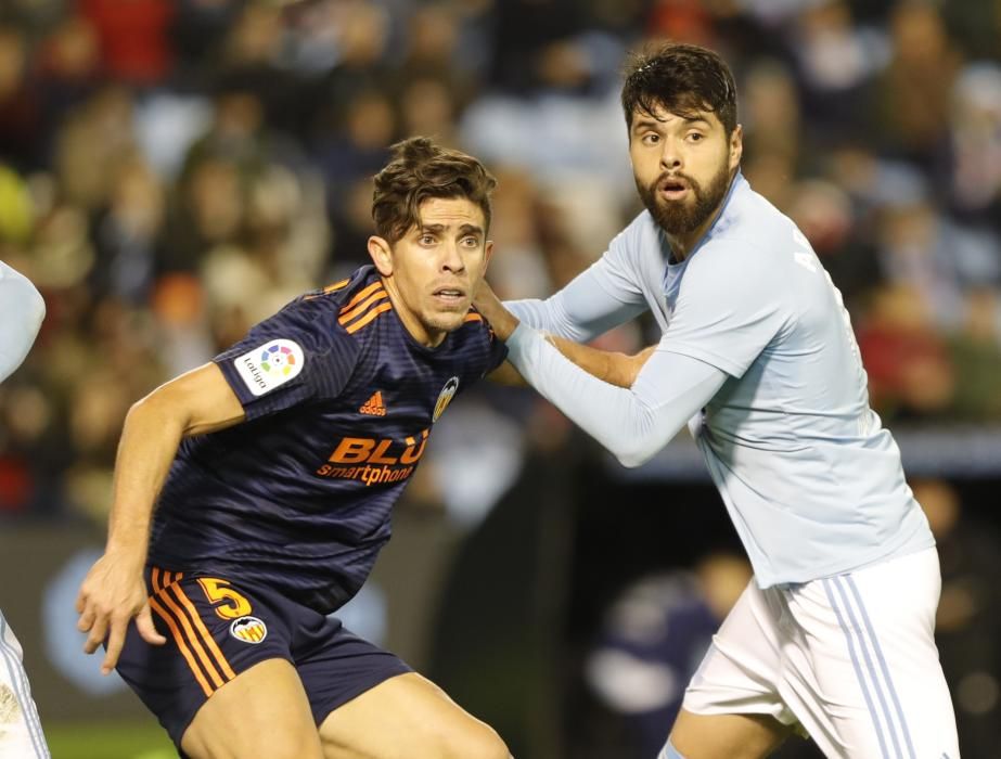 Las mejores imágenes de la derrota del equipo de Miguel Cardoso ante los valencianistas.