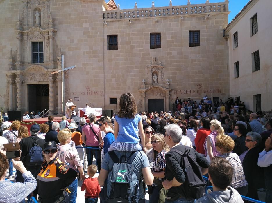 Miles de personas en el domingo de Santa Faz