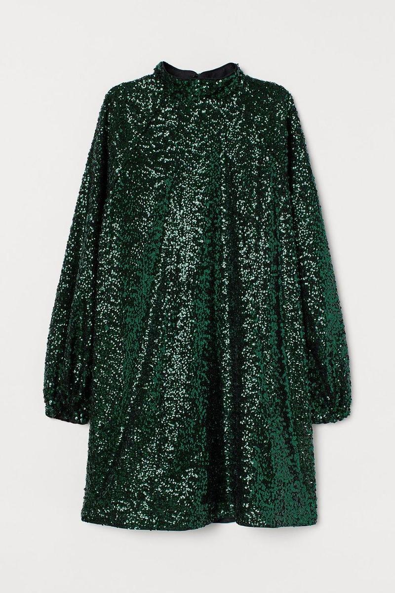 Vestido de lentejuelas en verde de H&amp;M. (Precio: 39,99 euros)