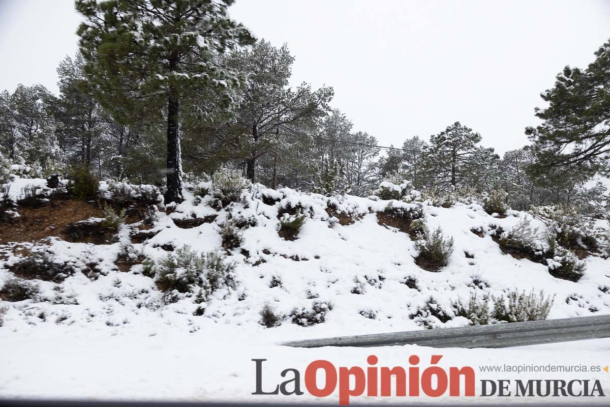 Continúa la nevada en las zonas altas de la comarca del Noroeste