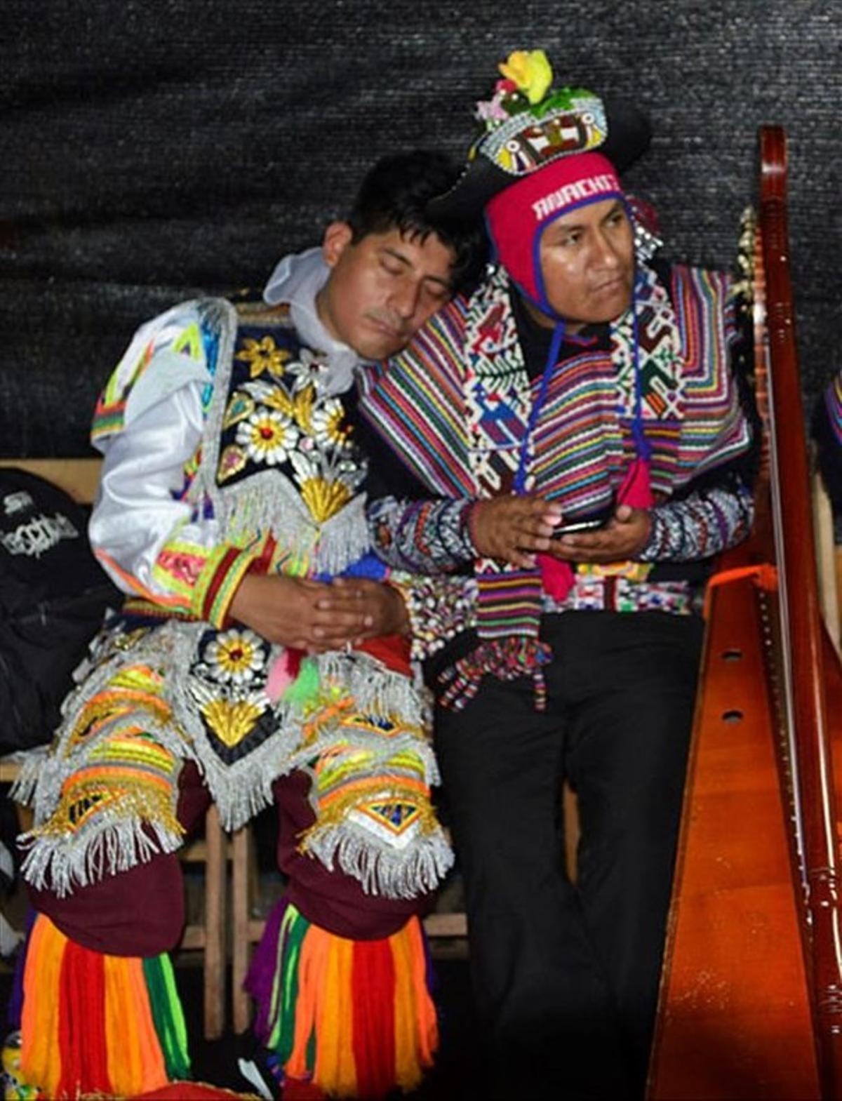 Grupo de danzas tradicionales peruanas 